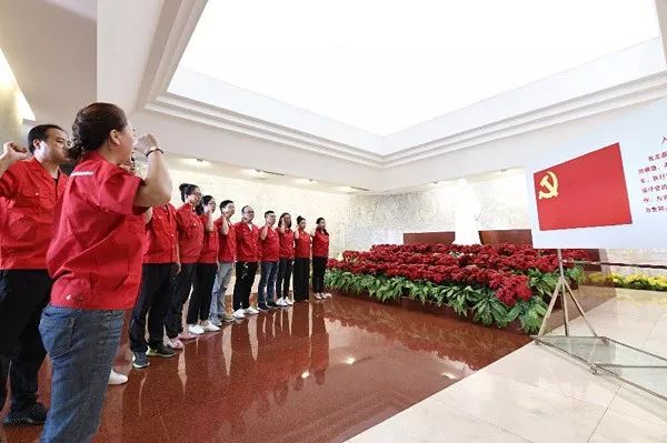 习近平:如何成为一名合格党员
