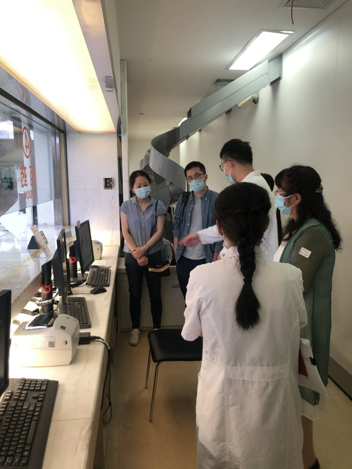 药学参观照片WechatIMG132 - 迷你看图王.jpg