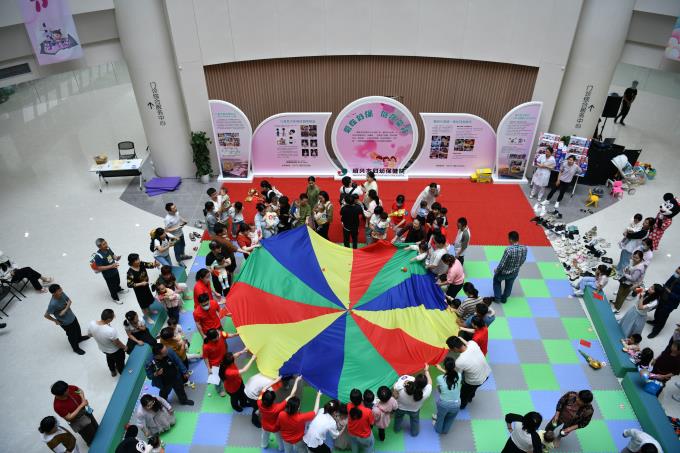 亲子运动会.jpg 亲子运动会.jpg