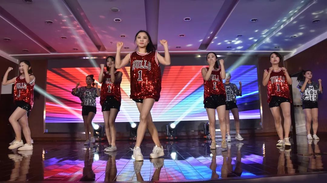 开场1.jpg 开场1.jpg