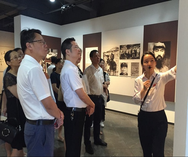 我院党委参观周恩来故居 2.png 我院党委参观周恩来故居 2.png