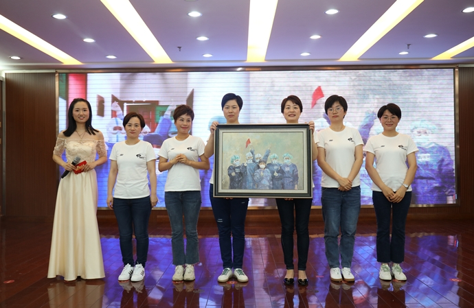 为援鄂战士送上暖心礼物.jpg 为援鄂战士送上暖心礼物.jpg