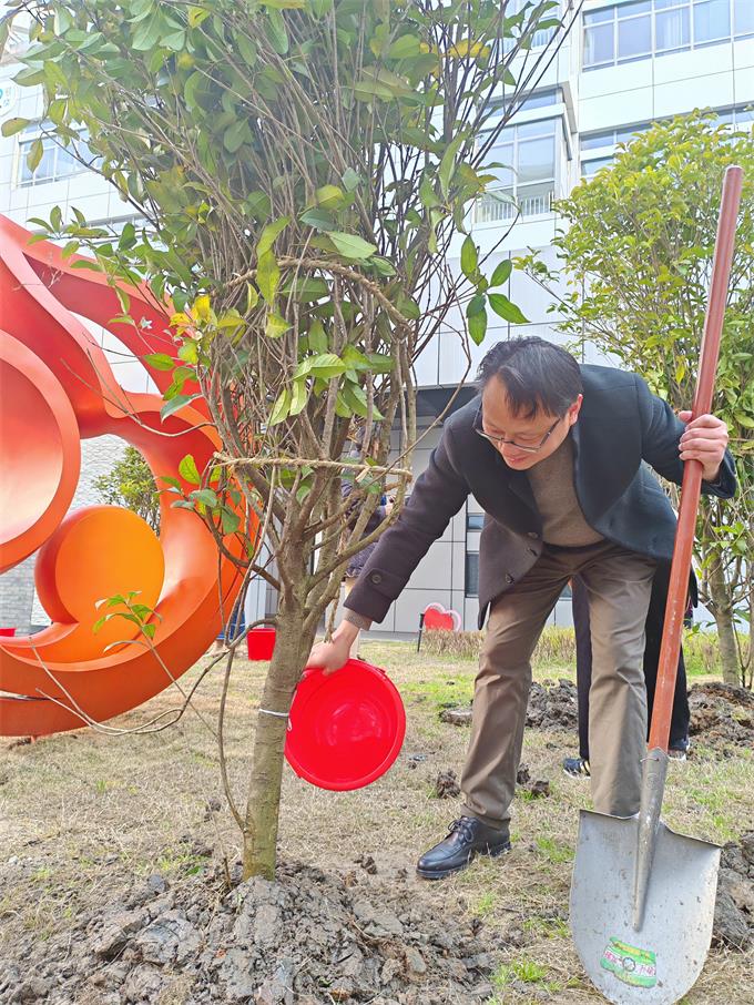 王院长.jpg 王院长.jpg