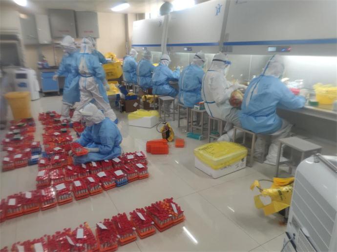 工作照2.jpg 工作照2.jpg