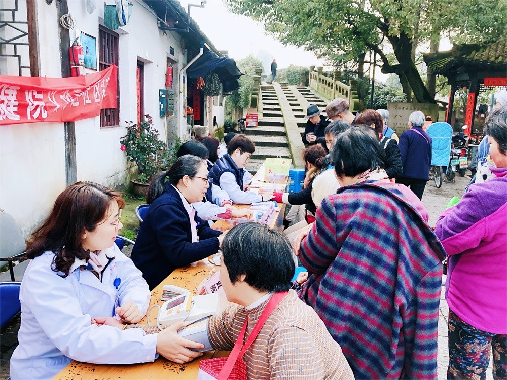 我院开展“三服务”暨学雷锋志愿服务月活动3.jpg 我院开展“三服务”暨学雷锋志愿服务月活动3.jpg